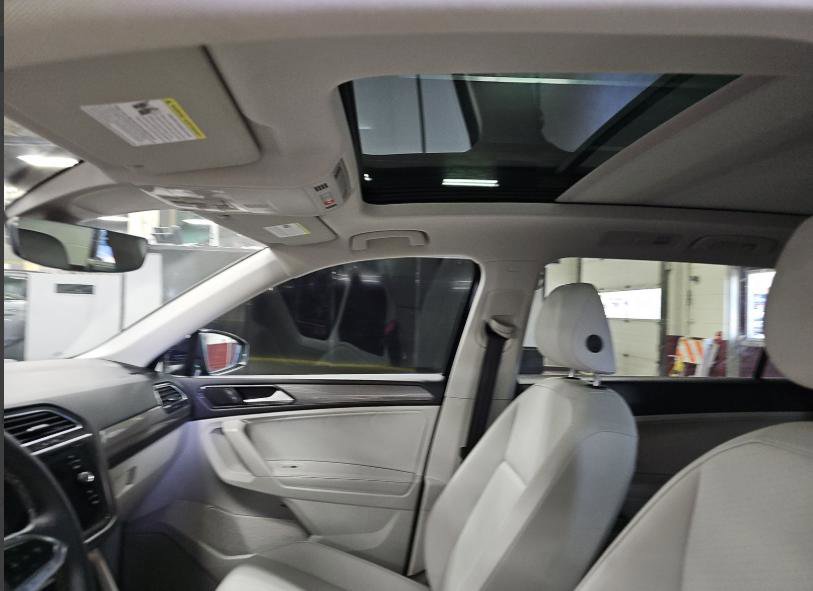 Used 2023 Volkswagen Tiguan SE w/ Panoramic Sunroof Package image 20