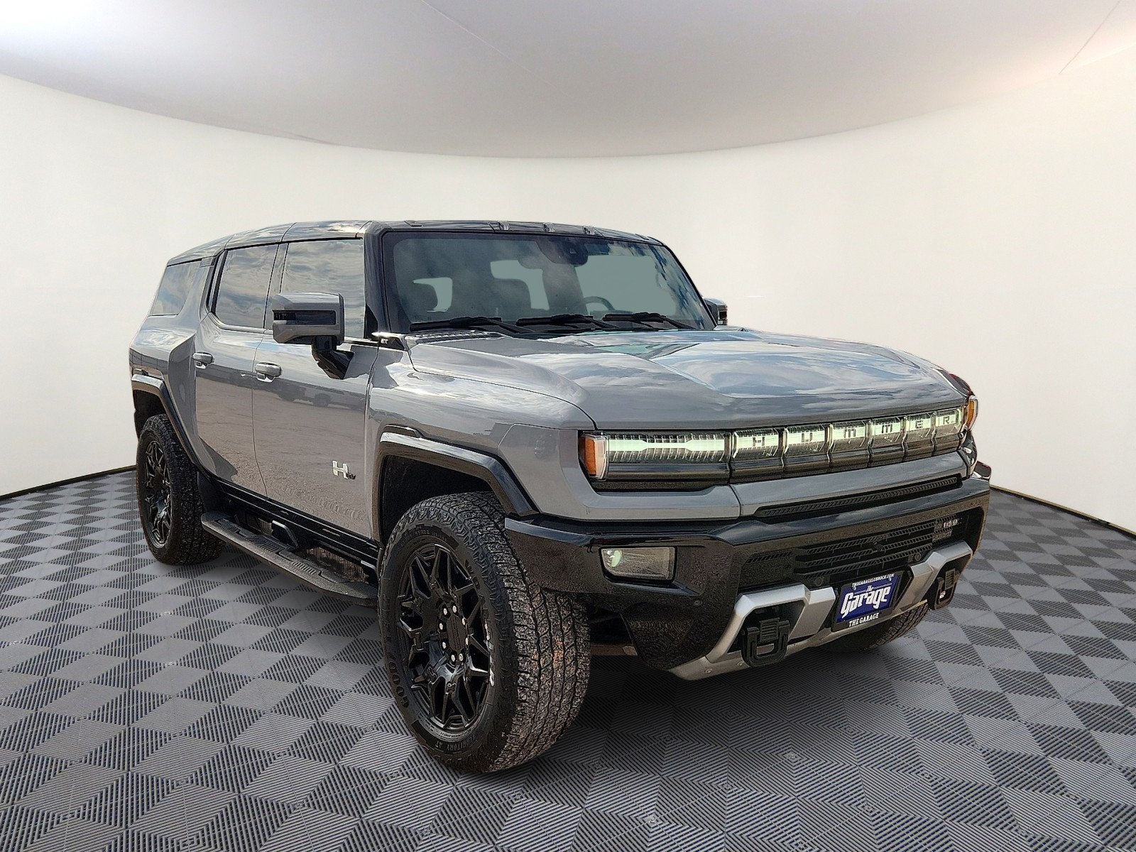 Used 2025 GMC Hummer EV 2X w/ LPO, Cargo Utility Package AWD/4WD image 6