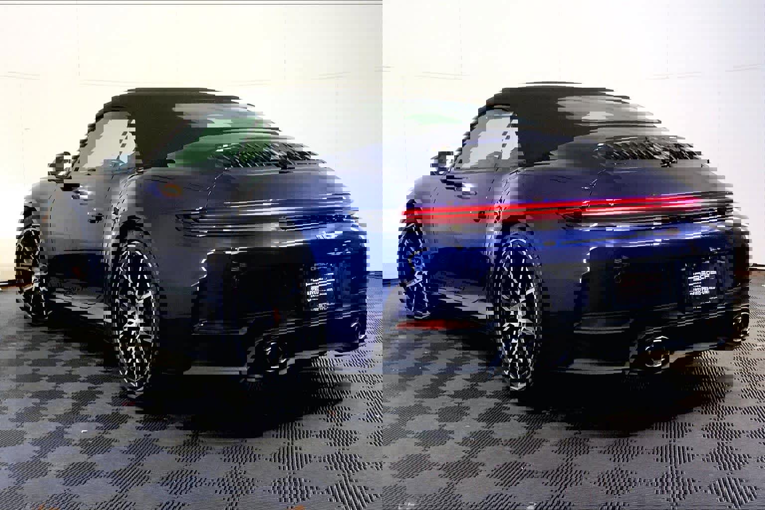 Used 2025 Porsche 911 Carrera T image 3