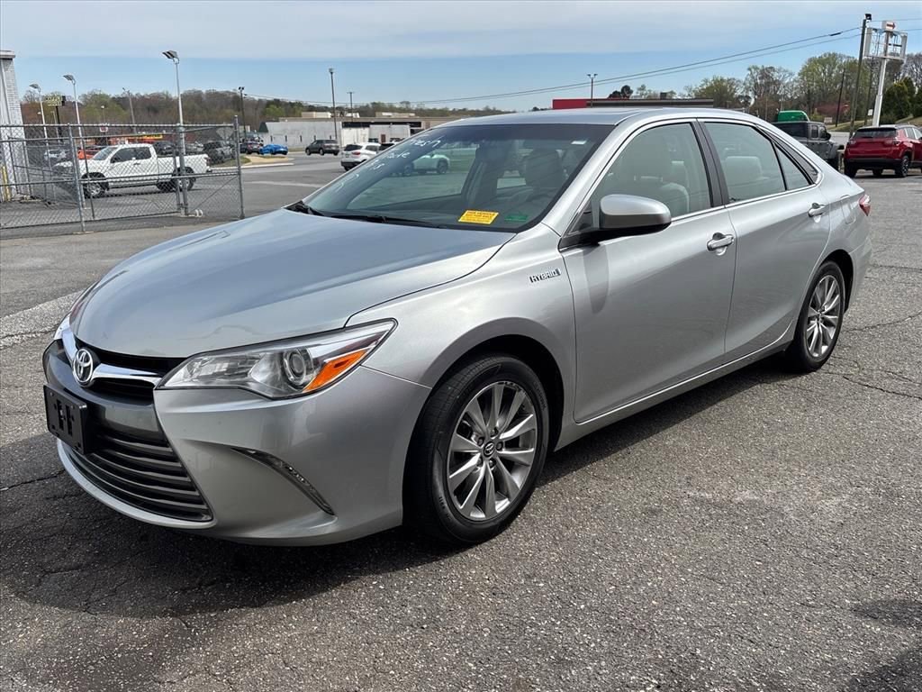 Used 2017 Toyota Camry XLE w/ Moonroof Package image 2