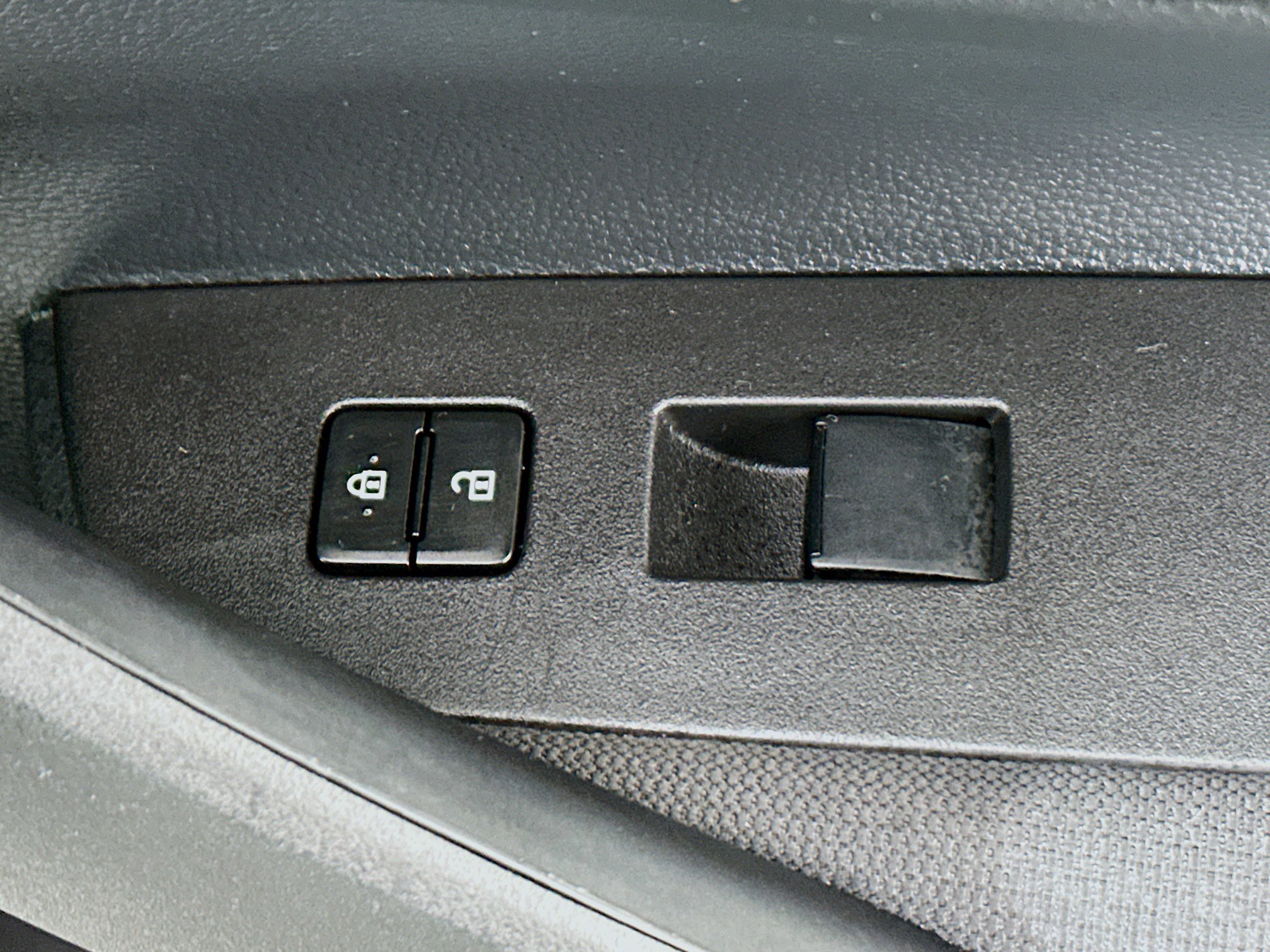 Certified 2025 Toyota Corolla LE FWD image 28