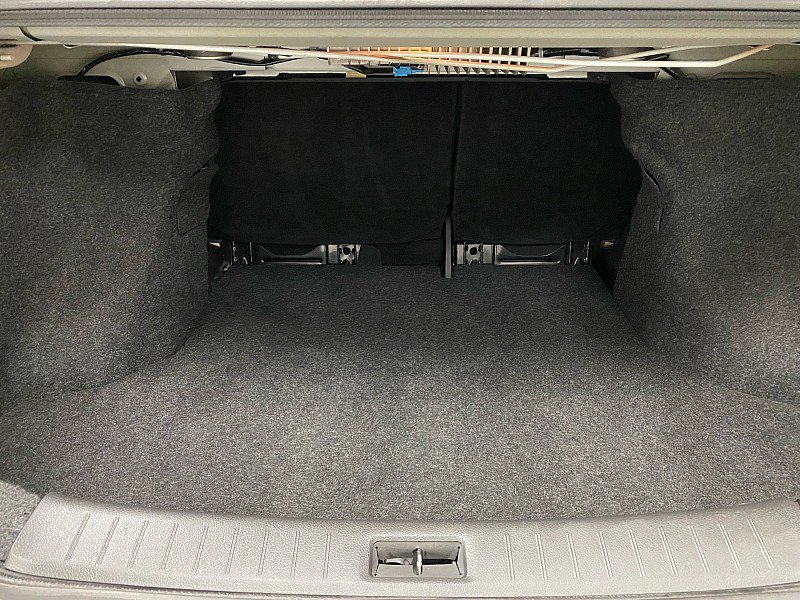 Used 2013 Nissan Sentra SR w/ Premium Pkg image 13