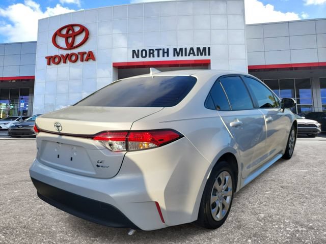 Used 2026 Toyota Corolla LE FWD image 4