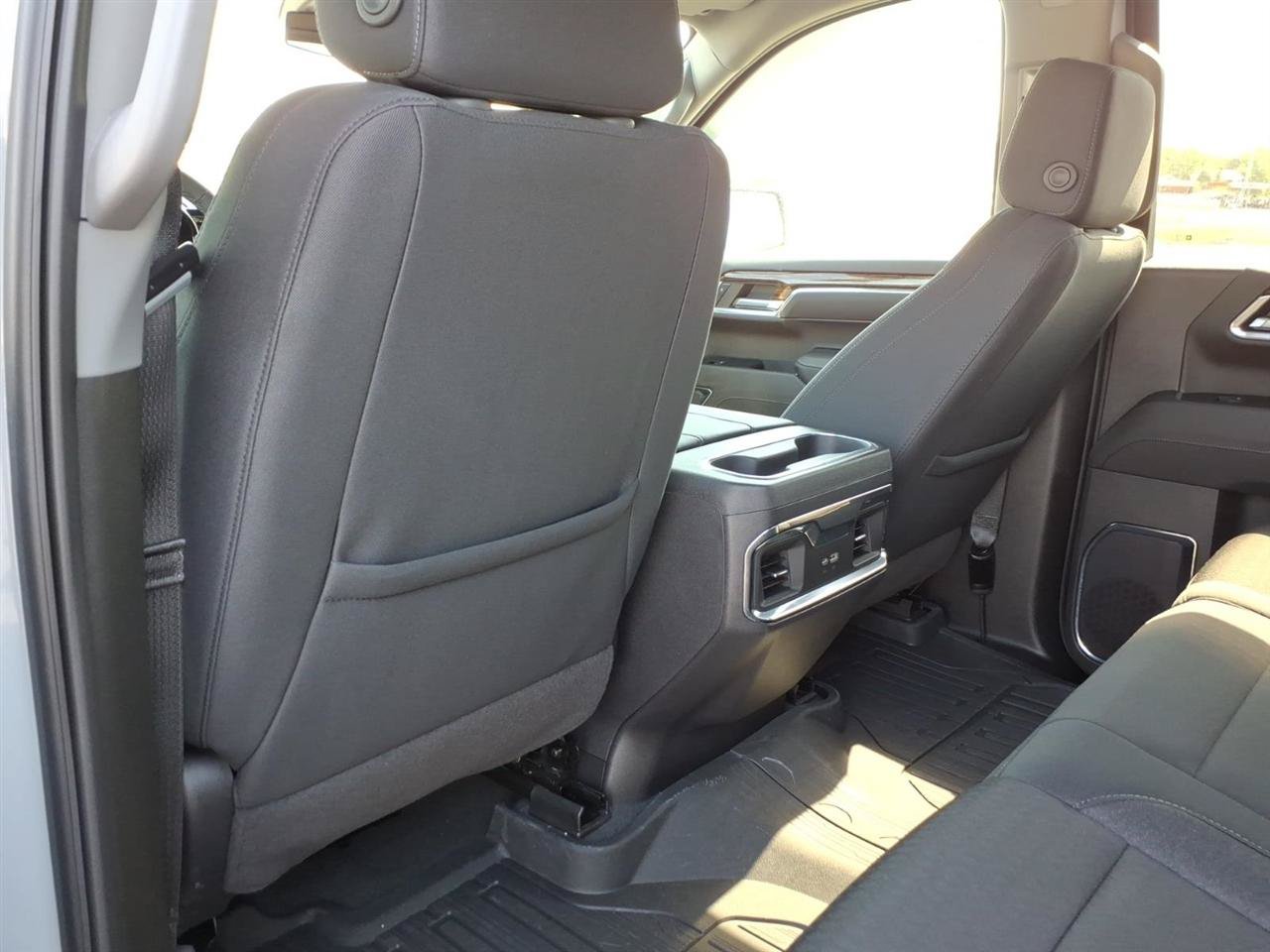 Used 2024 GMC Sierra 1500 Elevation w/ Preferred Package AWD/4WD image 9