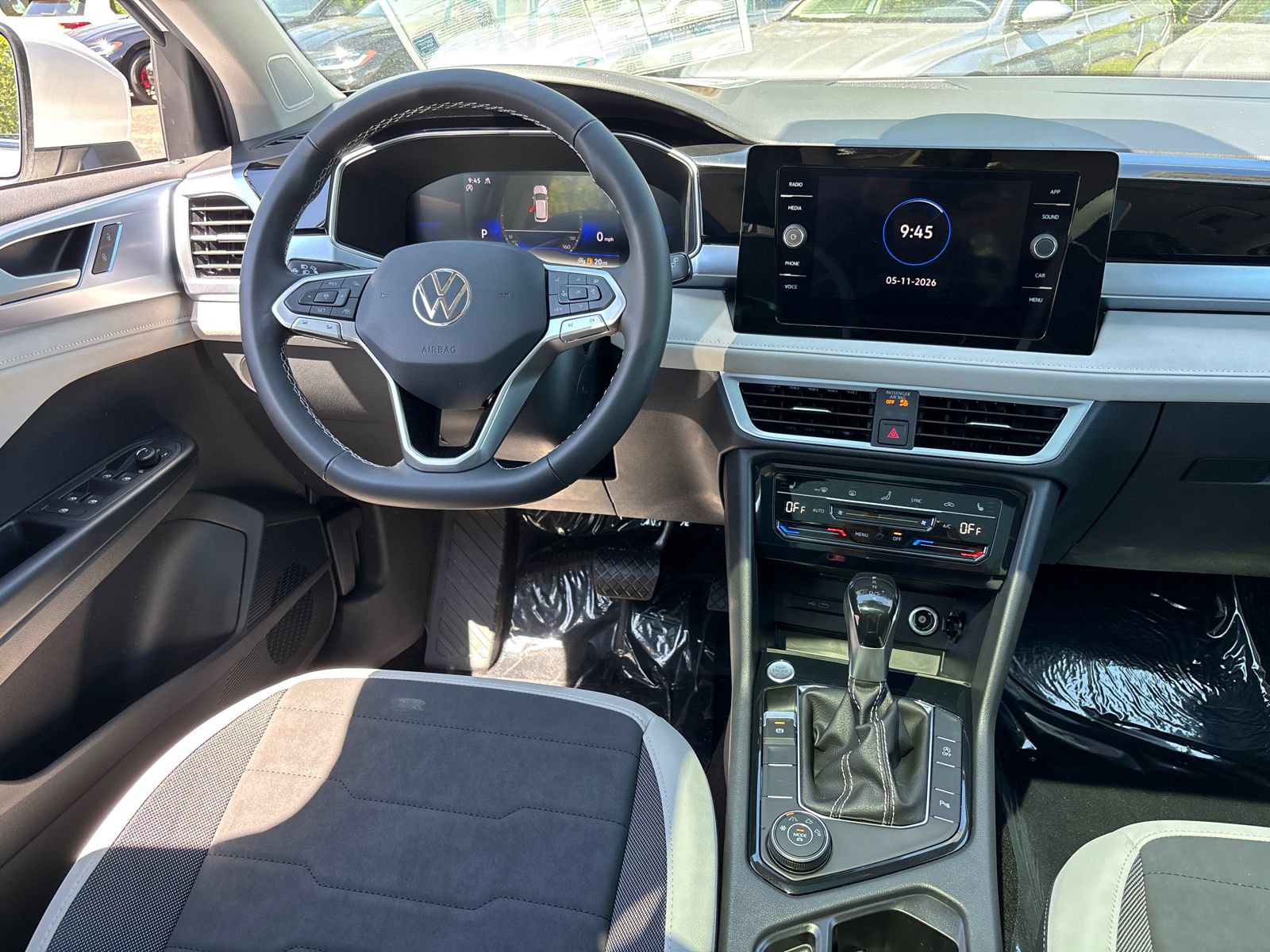 New 2026 Volkswagen Taos SE AWD/4WD image 30