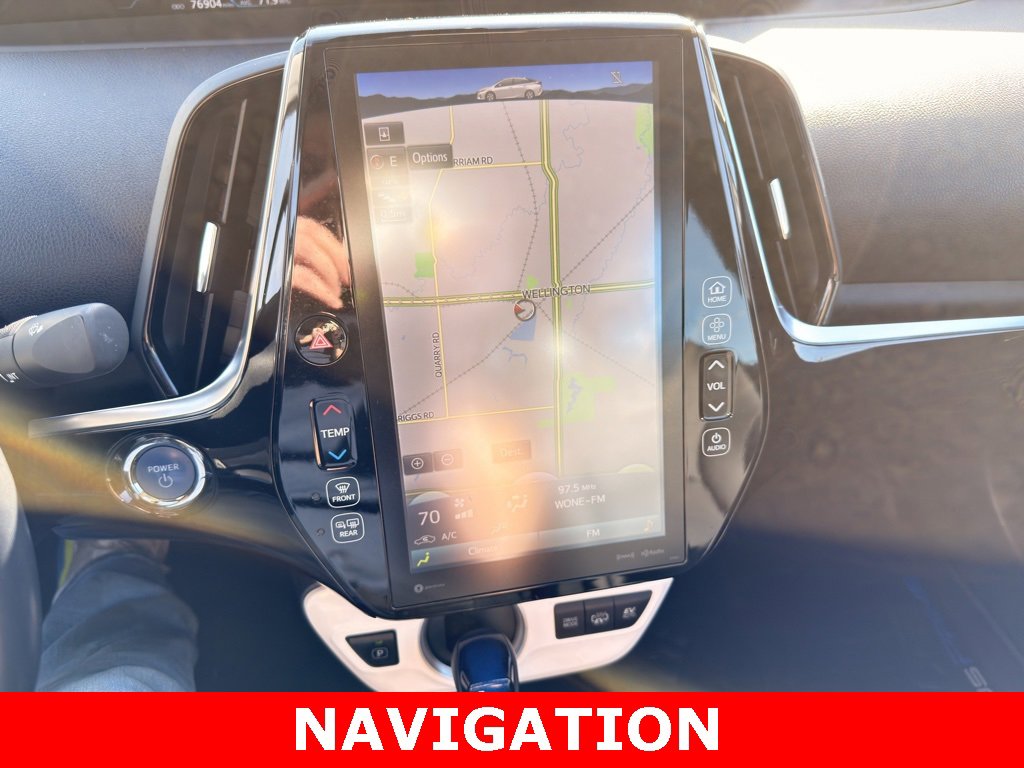 Used 2018 Toyota Prius Prime Premium image 3