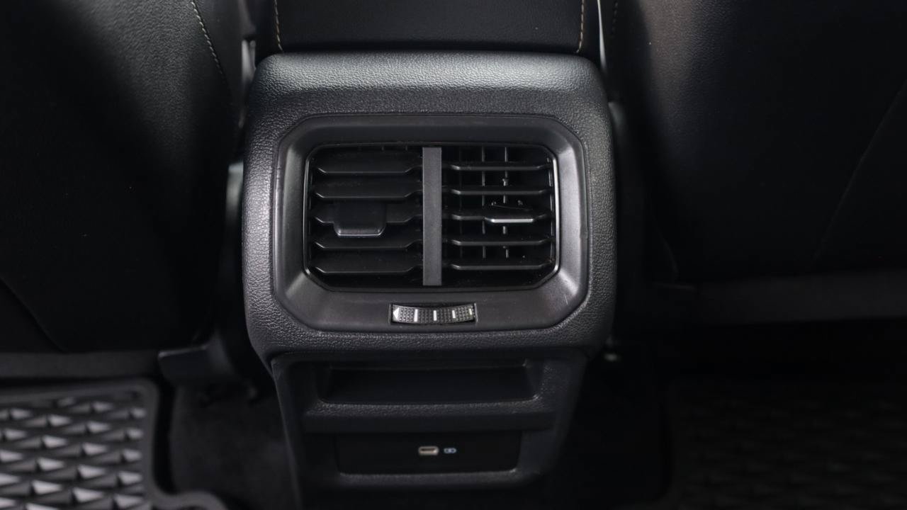Used 2022 Volkswagen Taos SE FWD image 15