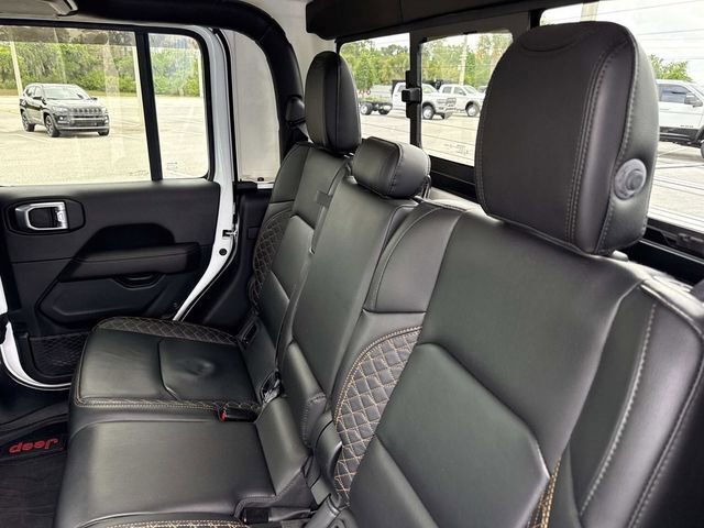 Used 2021 Jeep Gladiator Overland AWD/4WD image 11