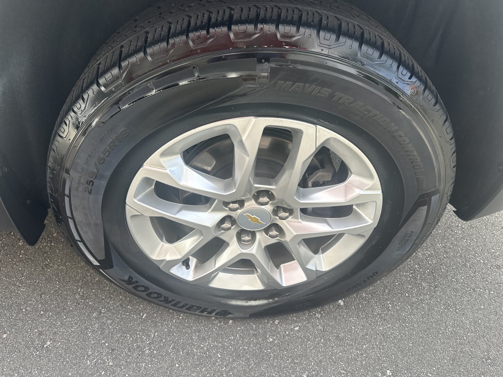 Used 2023 Chevrolet Traverse LS w/ Safety Package AWD/4WD image 34