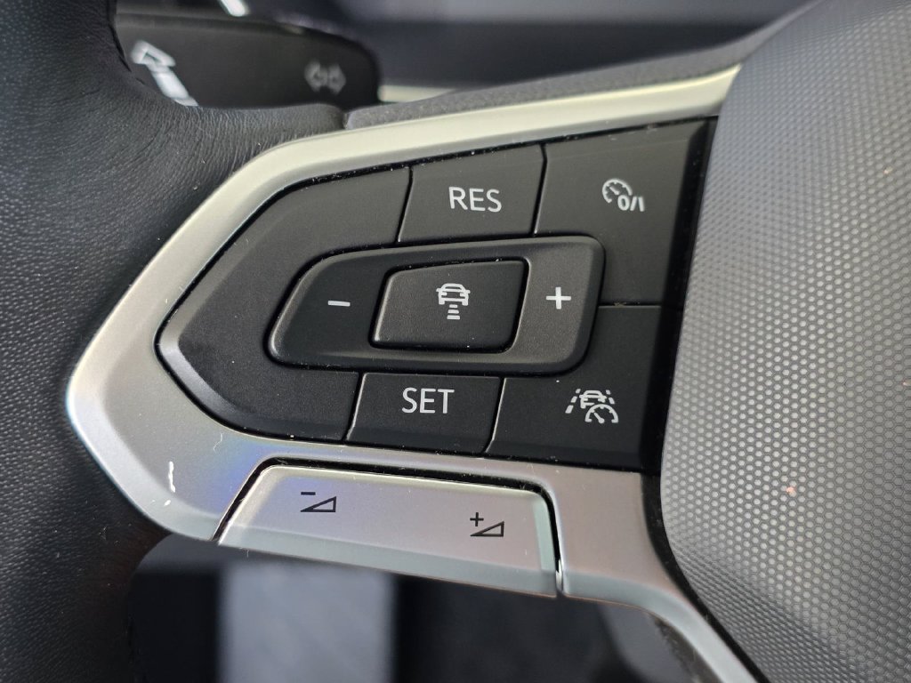 Used 2023 Volkswagen Jetta SEL FWD image 23