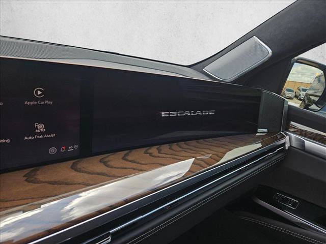 Used 2025 Cadillac Escalade ESV Sport Platinum AWD/4WD image 17