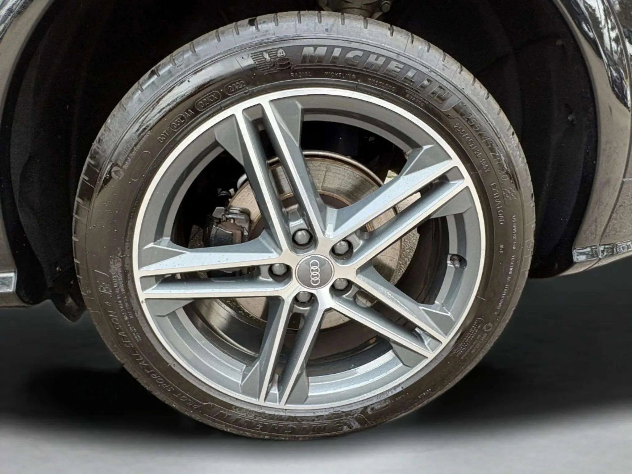 Used 2018 Audi SQ5 Premium Plus w/ Navigation Package image 50