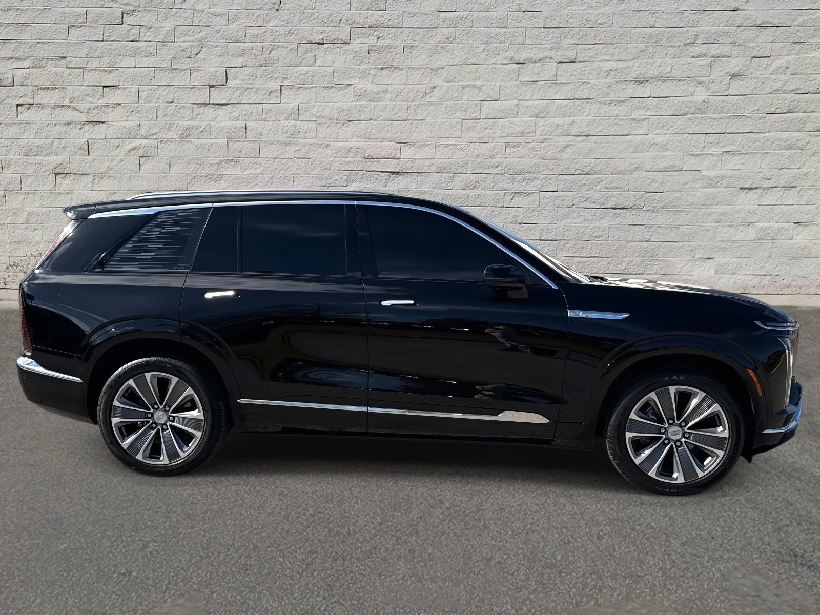 Used 2026 Cadillac Vistiq Luxury image 4