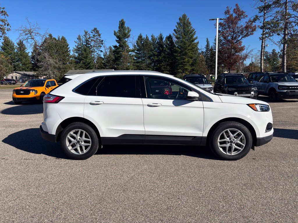Used 2024 Ford Edge SEL w/ Convenience Package AWD/4WD image 2