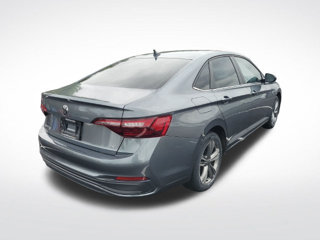 Used 2024 Volkswagen Jetta SE w/ Panoramic Sunroof Package FWD image 14