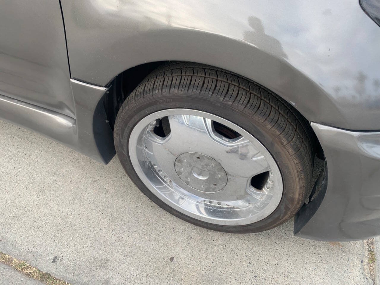Used 2004 Scion xA FWD image 9