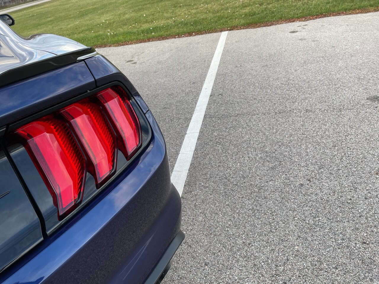 Used 2018 Ford Mustang GT Premium w/ Black Accent Package image 27