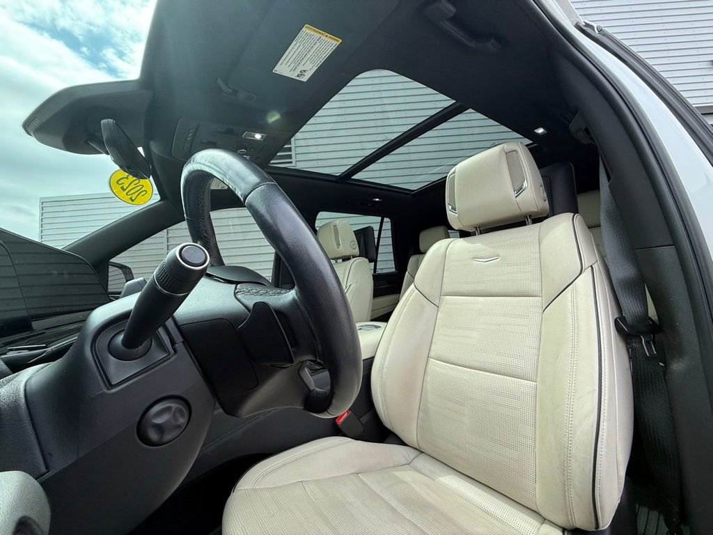 Used 2023 Cadillac Escalade Sport w/ Touring Package image 4