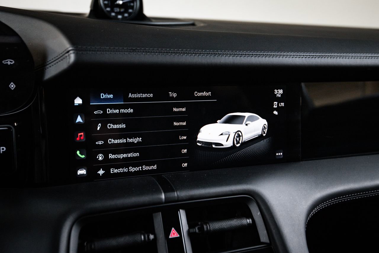 Certified 2024 Porsche Taycan GTS AWD/4WD image 18