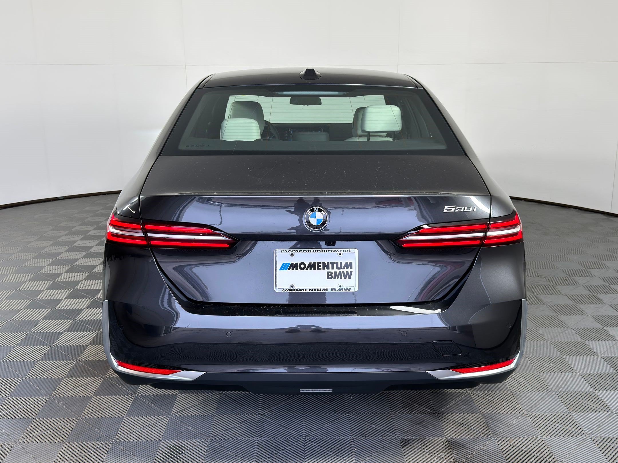 Used 2026 BMW 530i w/ Convenience Package RWD image 8
