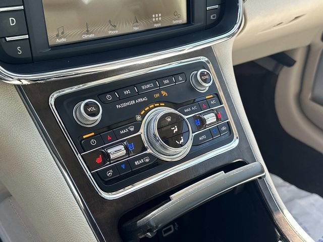 Used 2019 Lincoln Continental Reserve image 27