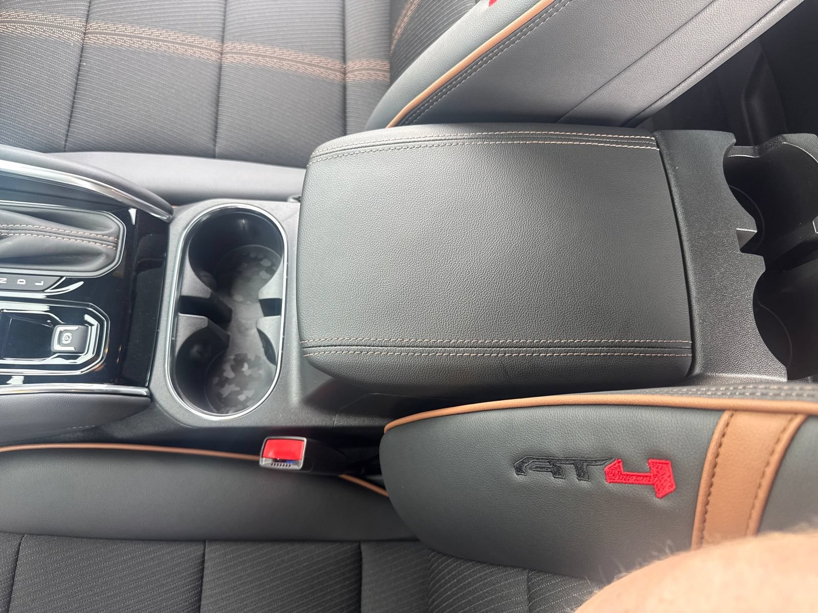New 2026 GMC Canyon AT4 AWD/4WD image 25