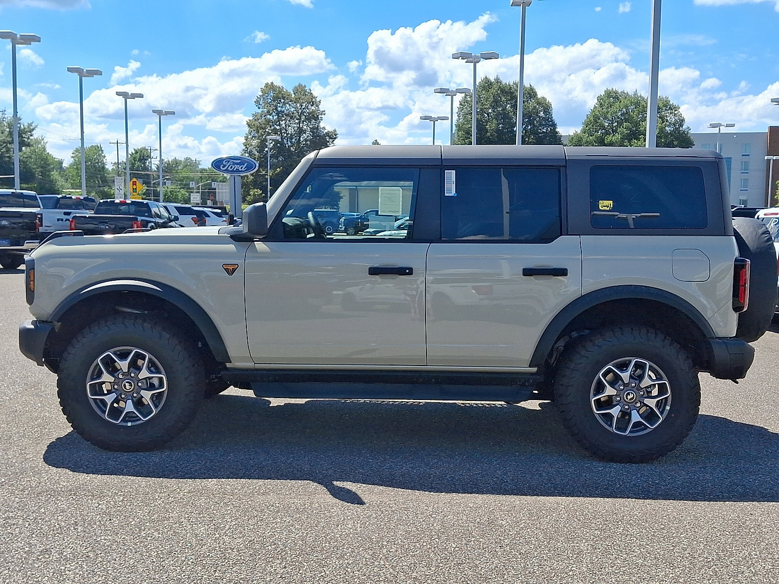 New 2025 Ford Bronco Badlands AWD/4WD image 4