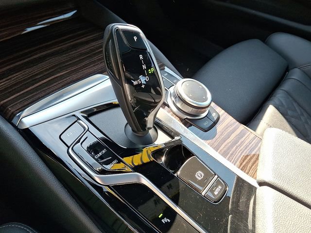 Used 2022 BMW 540i xDrive w/ Premium Package image 15
