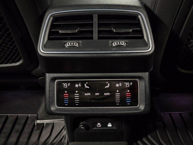 Used 2022 Audi e-tron Premium w/ Convenience Plus Package image 16
