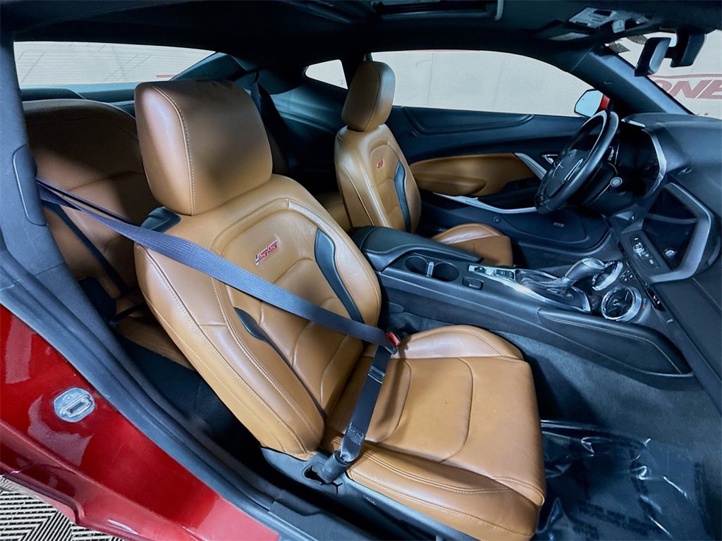 Used 2016 Chevrolet Camaro SS image 32