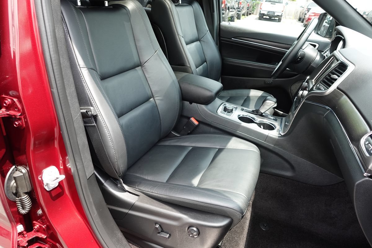Used 2018 Jeep Grand Cherokee Limited AWD/4WD image 38