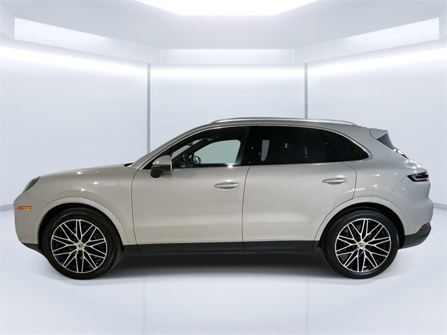 Certified 2024 Porsche Cayenne image 2