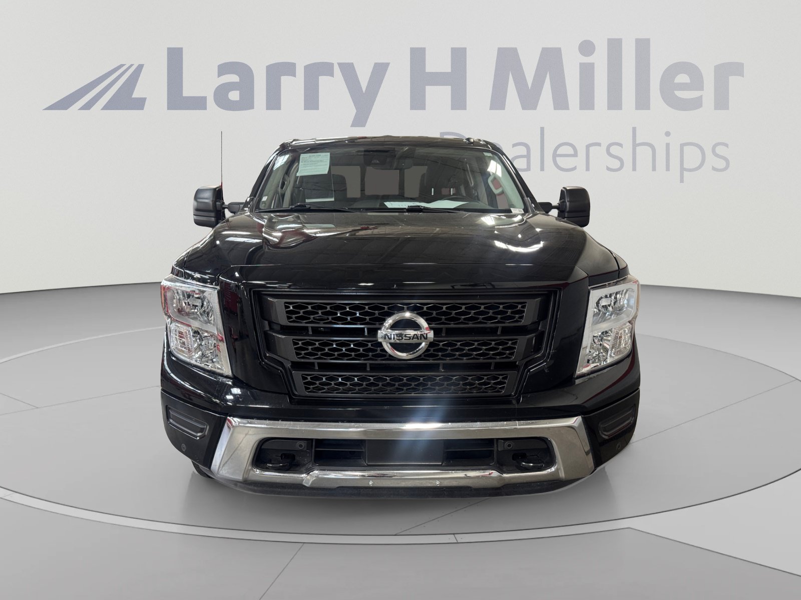 Used 2020 Nissan Titan SV w/ SV Convenience Package AWD/4WD image 8