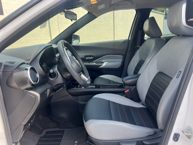 Used 2024 Nissan Kicks SR w/ SR Premium Package FWD image 4