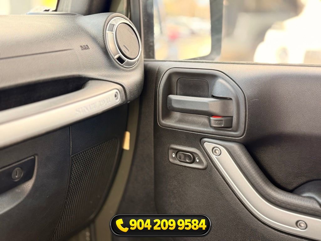 Used 2015 Jeep Wrangler Unlimited Rubicon w/ Dual Top Group AWD/4WD image 14