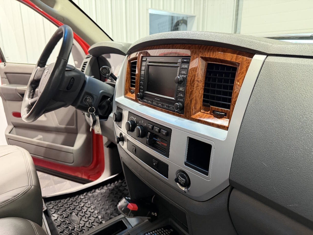 Used 2006 Dodge Ram 3500 Truck Laramie w/ Protection Group AWD/4WD image 17