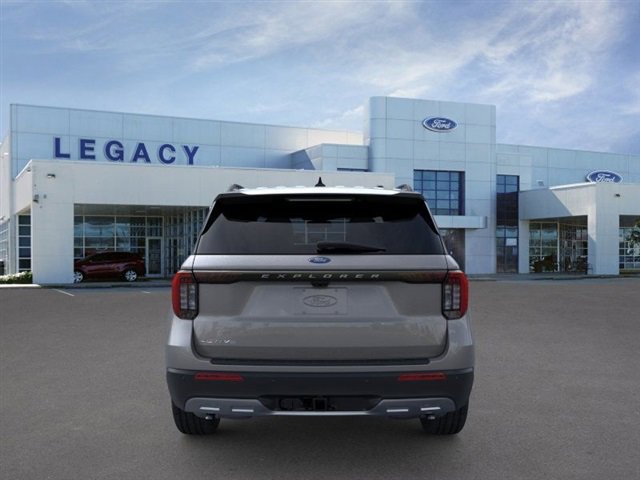 New 2026 Ford Explorer Active w/ Active Comfort Package image 5