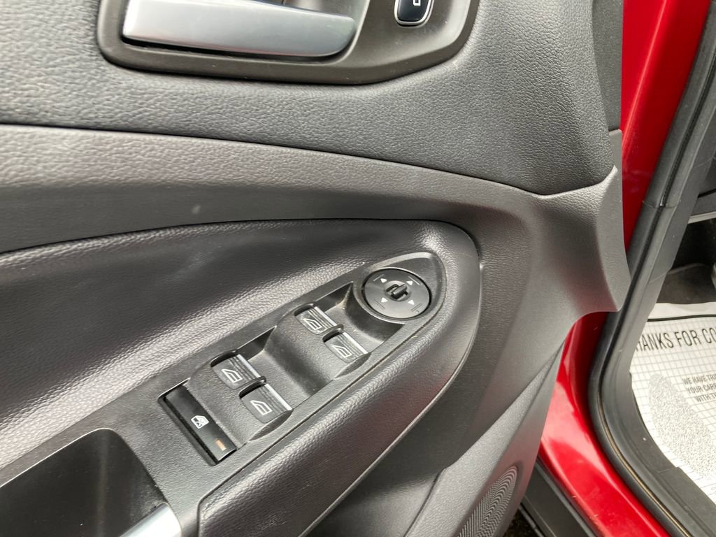 Used 2017 Ford Escape SE w/ SE Leather Comfort Package image 14