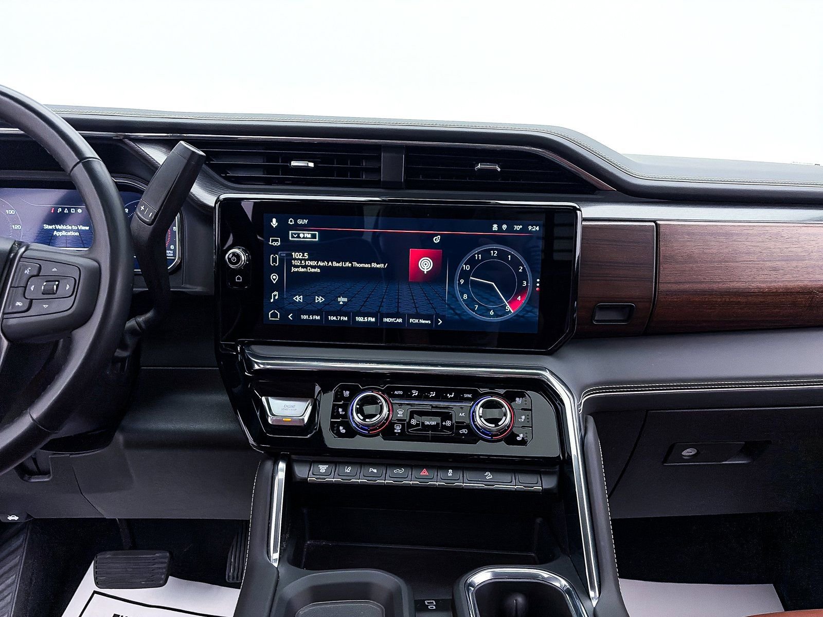 Used 2025 GMC Sierra 2500 Denali Ultimate image 13