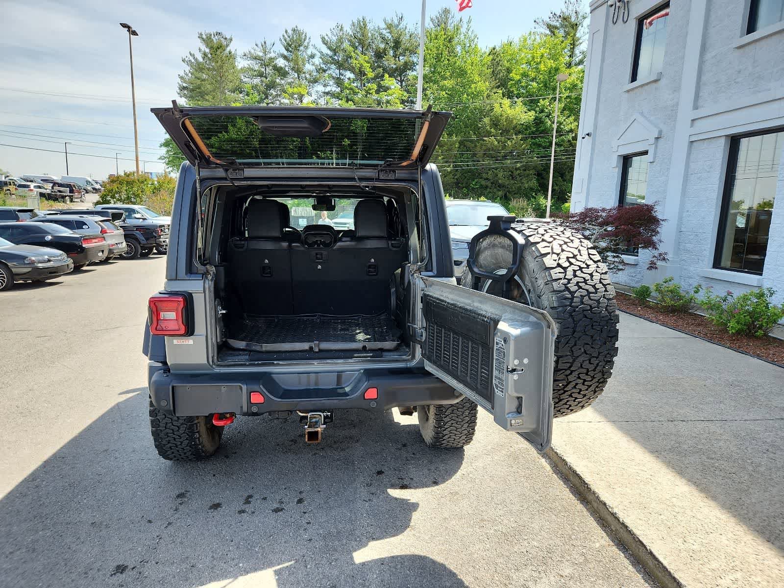 Certified 2021 Jeep Wrangler Unlimited Rubicon w/ Xtreme Recon 35" Tire Package AWD/4WD image 27
