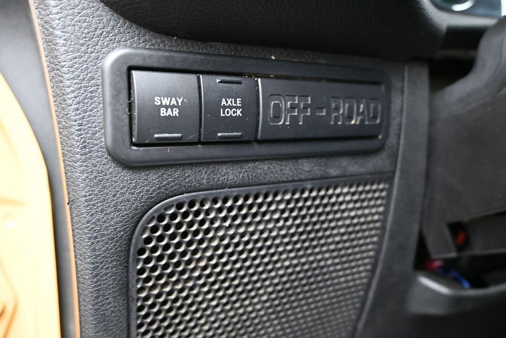 Used 2013 Jeep Wrangler Unlimited Rubicon w/ Connectivity Group AWD/4WD image 11