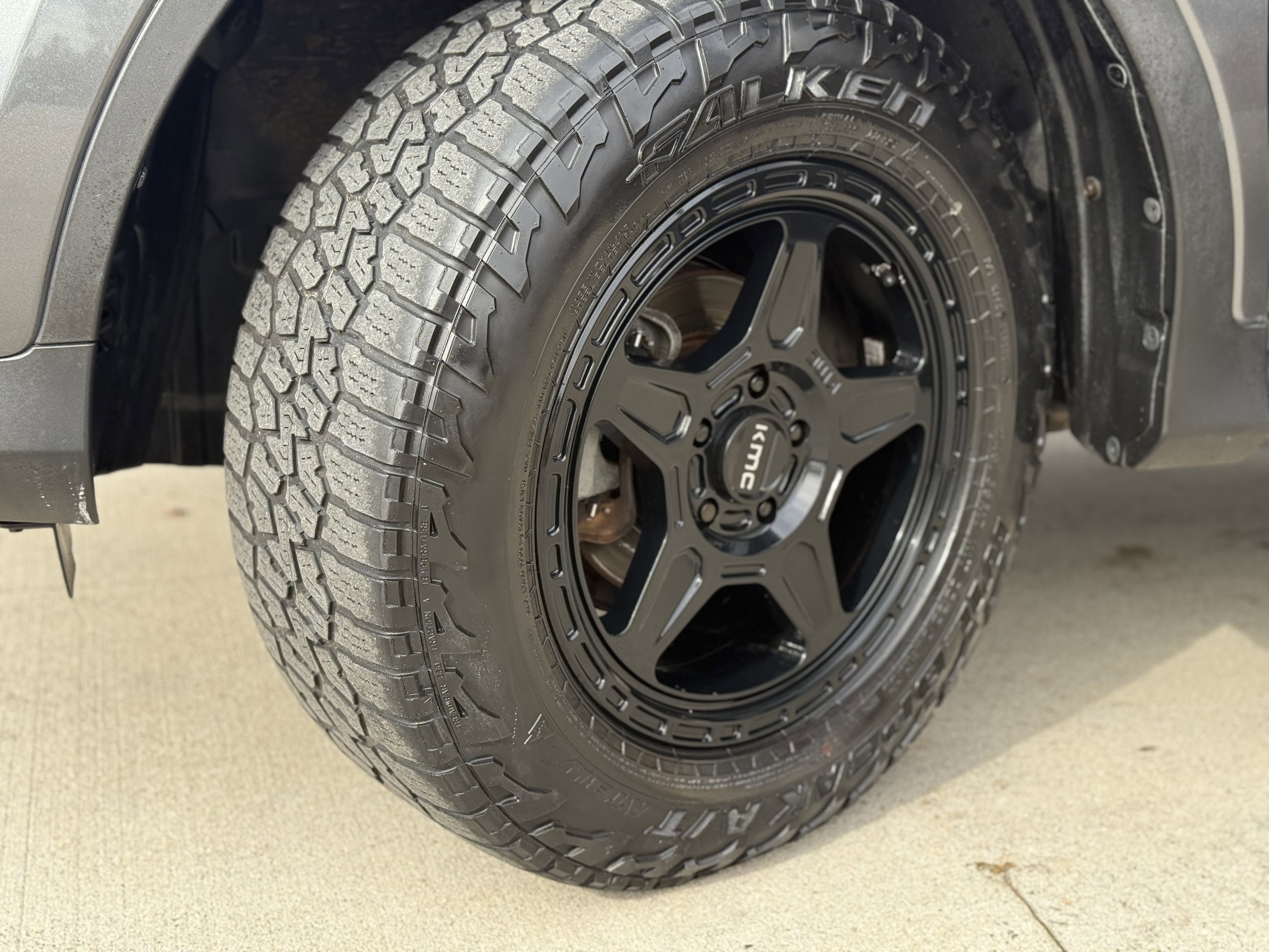 Used 2015 Toyota RAV4 LE image 17