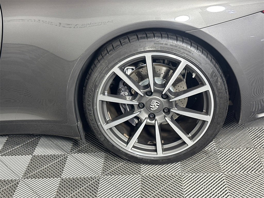 Used 2017 Porsche 911 Carrera image 18