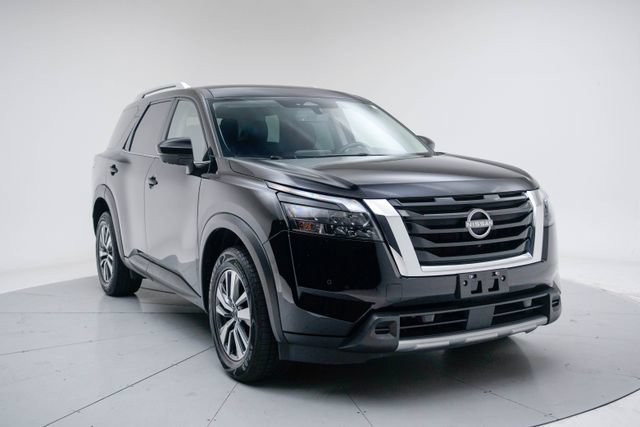 Used 2025 Nissan Pathfinder SL FWD image 10