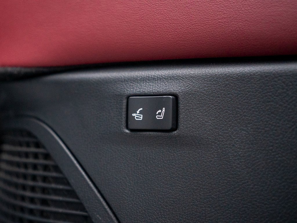 Used 2024 Lexus RX 500h F Sport image 34