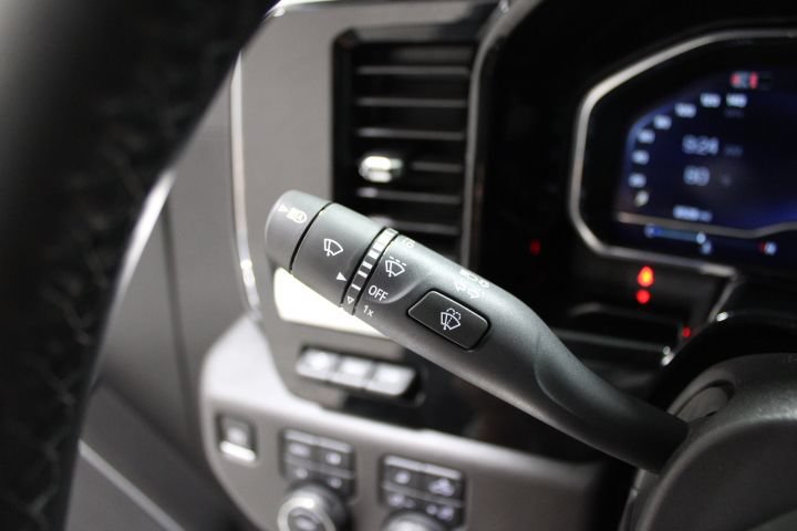 Used 2025 Chevrolet Silverado 1500 LTZ AWD/4WD image 42