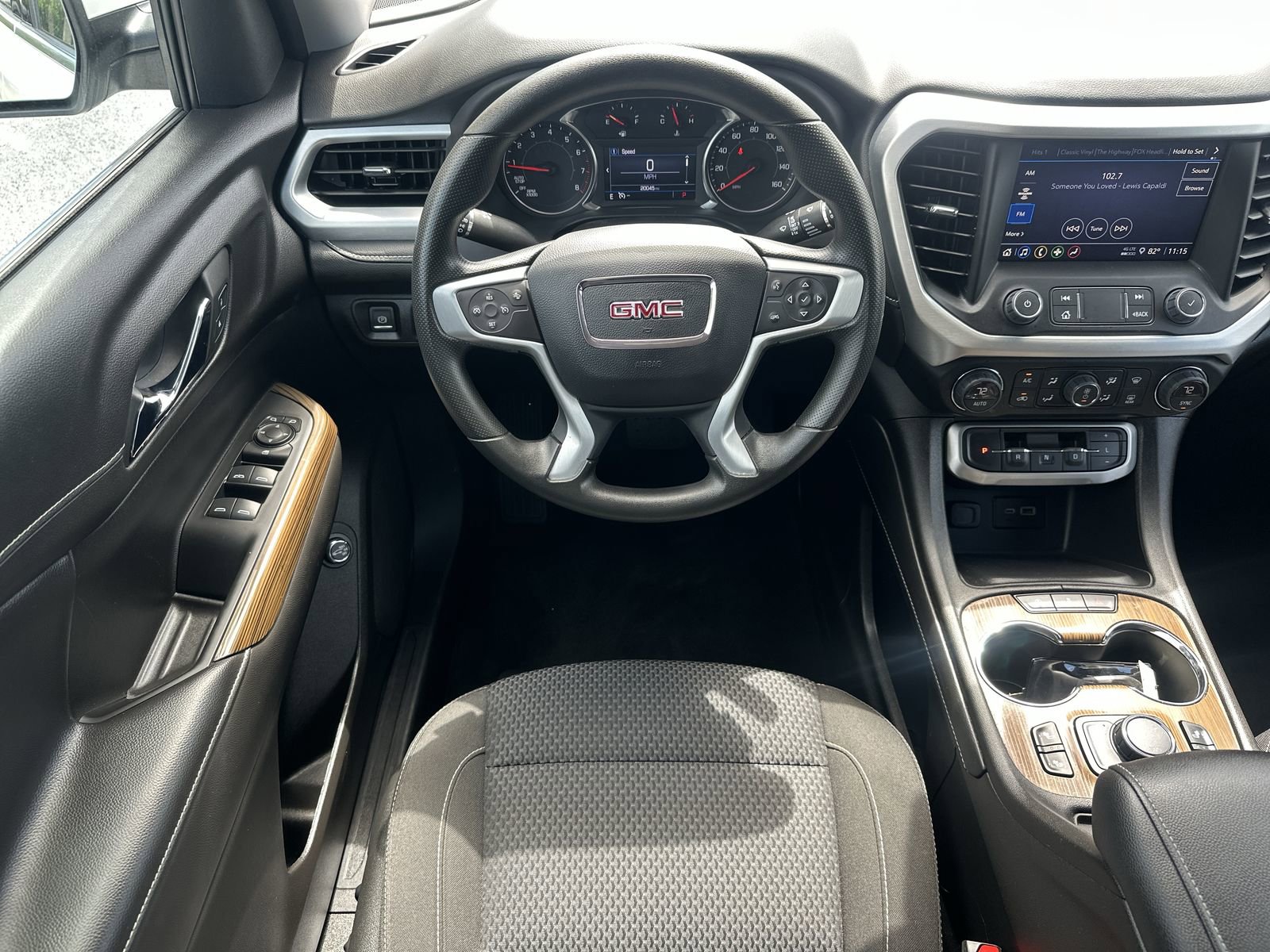 Used 2023 GMC Acadia SLE w/ Driver Convenience Package AWD/4WD image 17