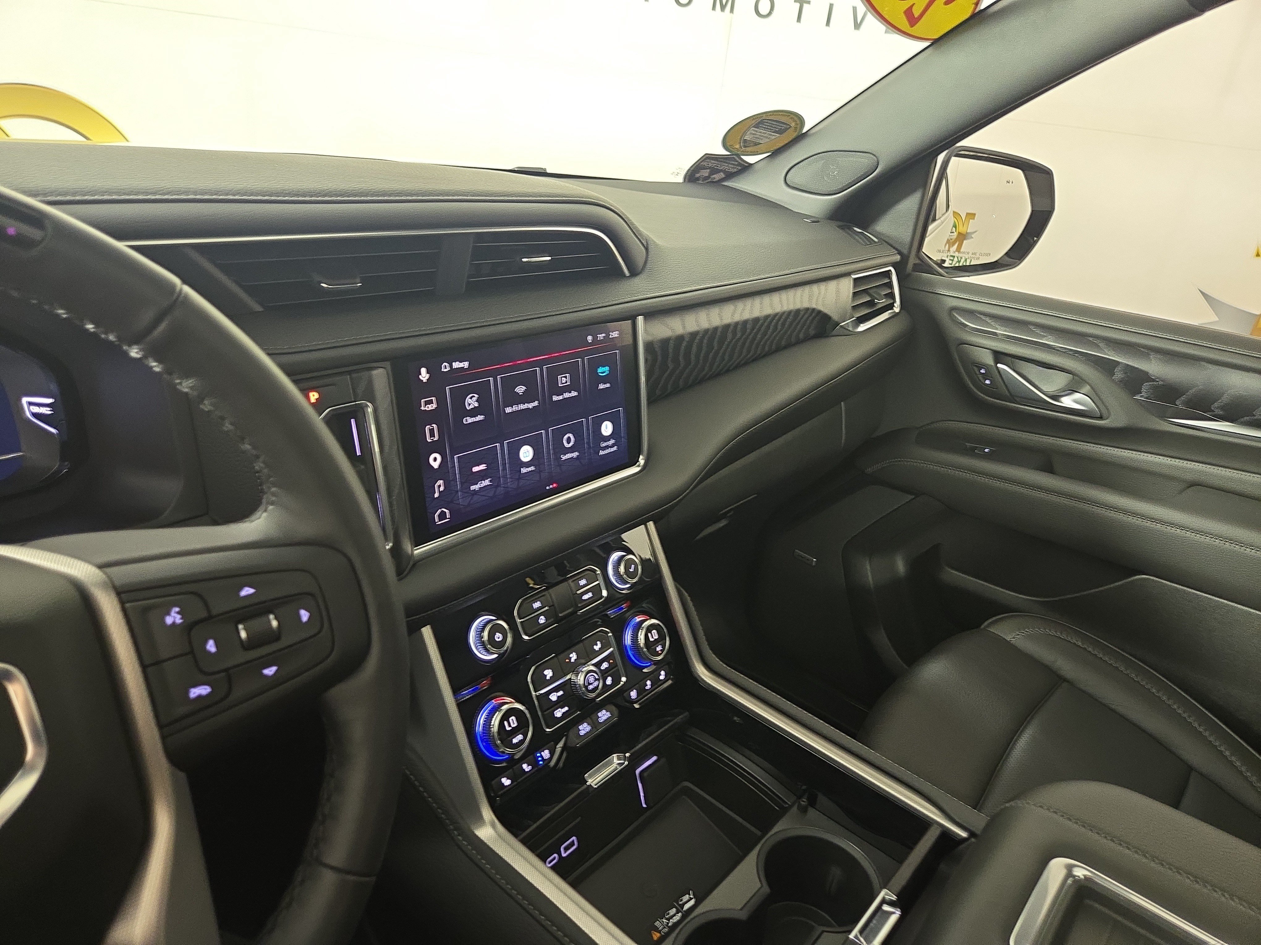 Certified 2024 GMC Yukon Denali w/ Advanced Technology Package AWD/4WD image 26