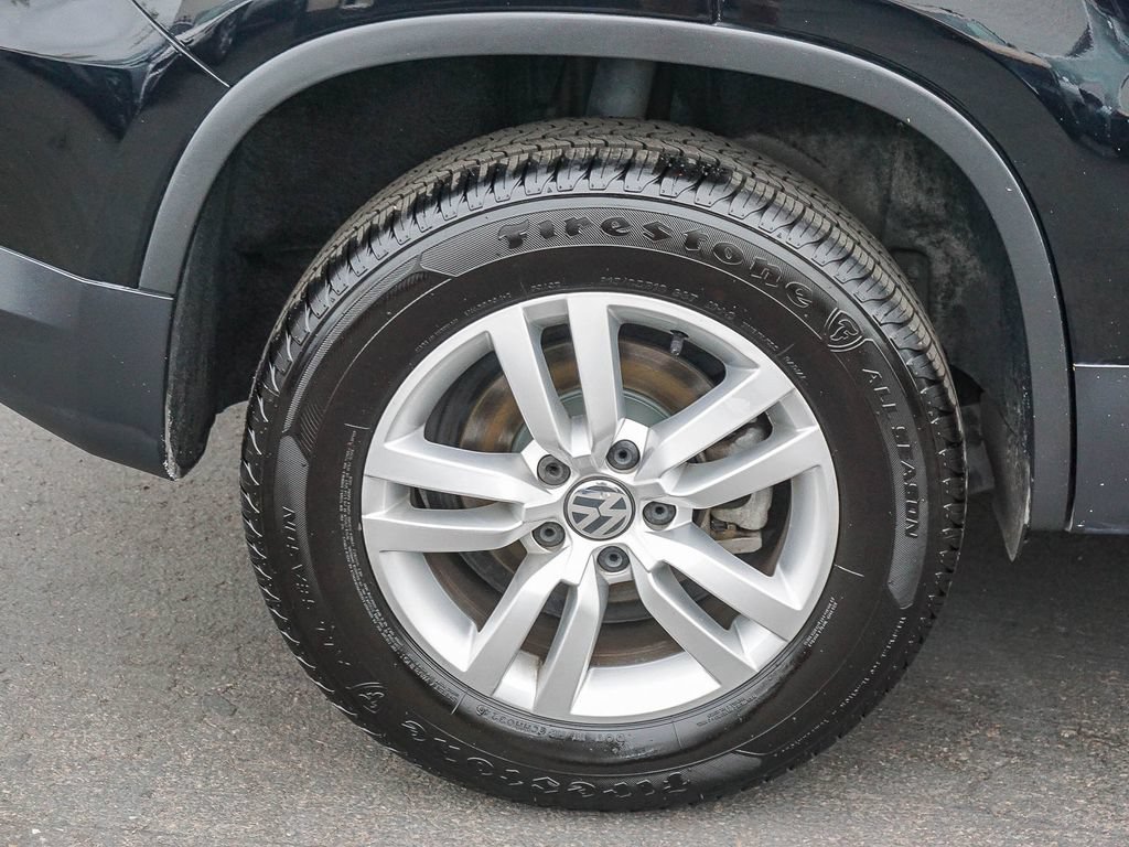 Used 2017 Volkswagen Tiguan S FWD image 9