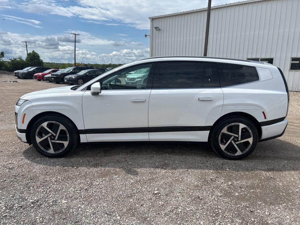 New 2026 Hyundai Ioniq 9 Calligraphy image 2